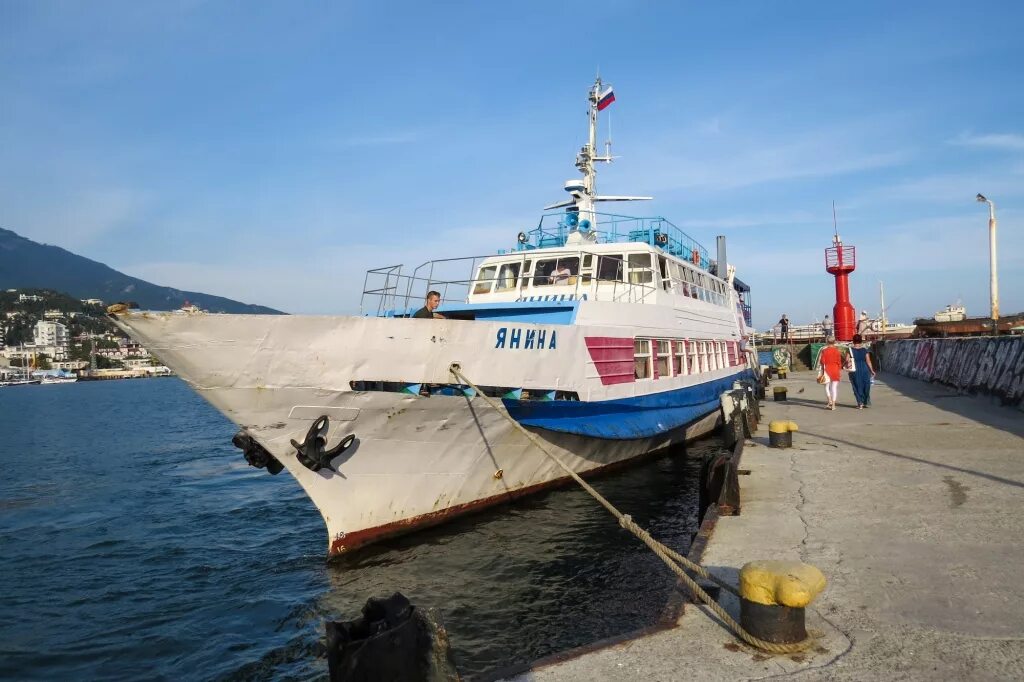 Морское прогулочное судно