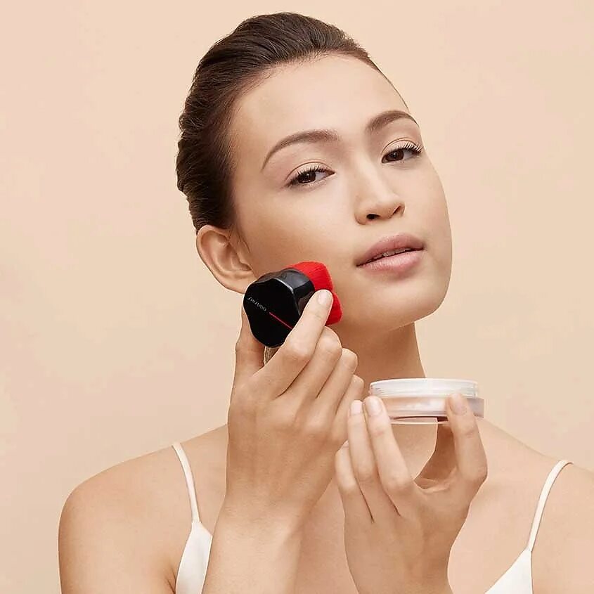 Shiseido - synchro skin matte пудра. Пудра шисейдо synchro. Пудра shiseido synchro. Шисейдо крем с пудрой. Shiseido synchro skin self-refreshing custom finish powder foundation.