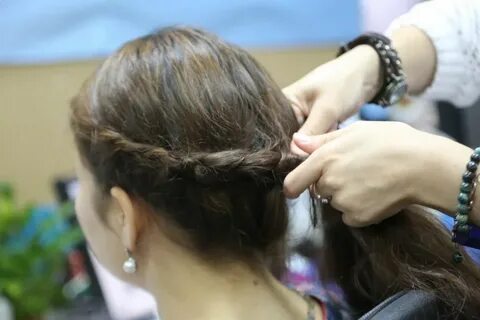 Қара шұлық пен шағын юбкадағы секс