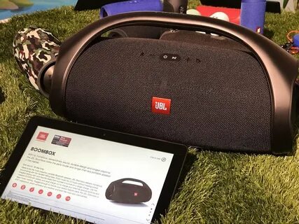 Jbl boombox лучшая