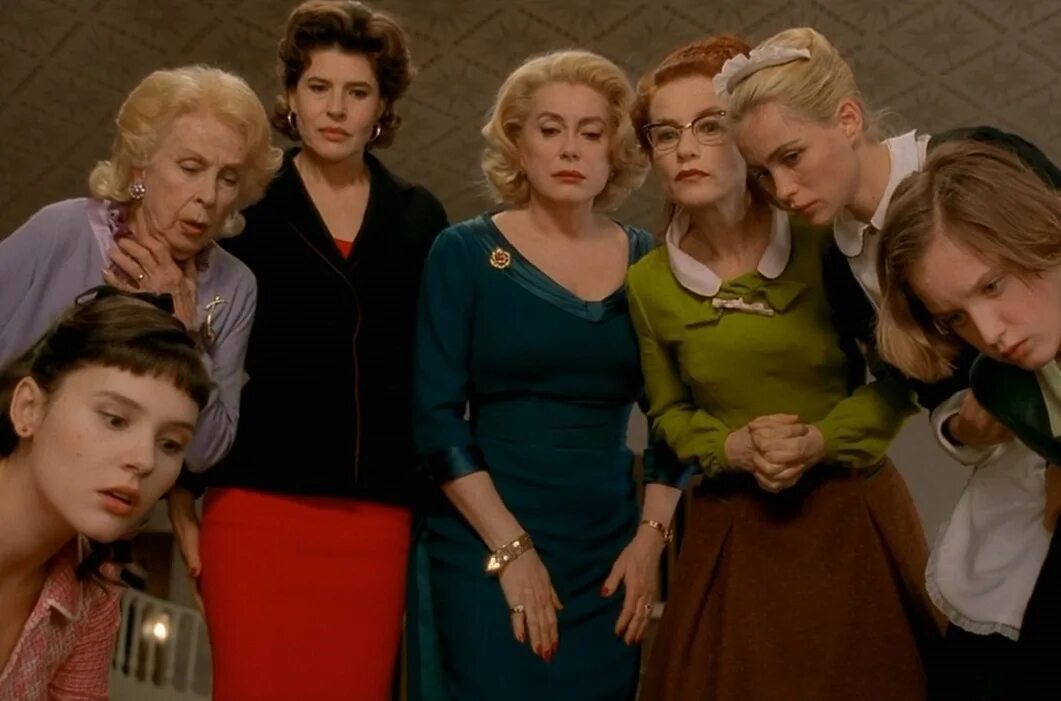 Сайт 8 женщин. Франсуа Озон восемь женщин. Женщины 2002 года. 8 Женщин фото.