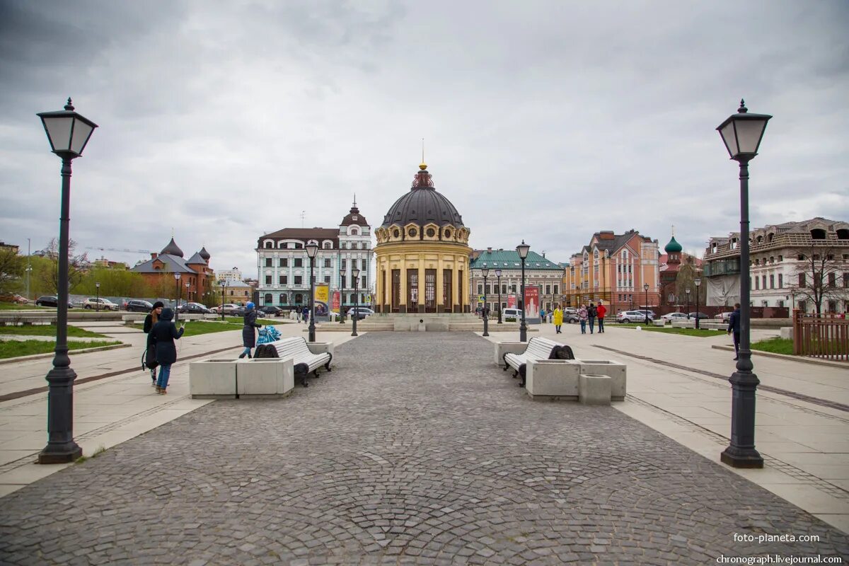 Петербургская улица Казань. Пешеходная улица Петербургская в Казани. Ротонда на Петербургской Казань. Петербургская улица Казань достопримечательности.