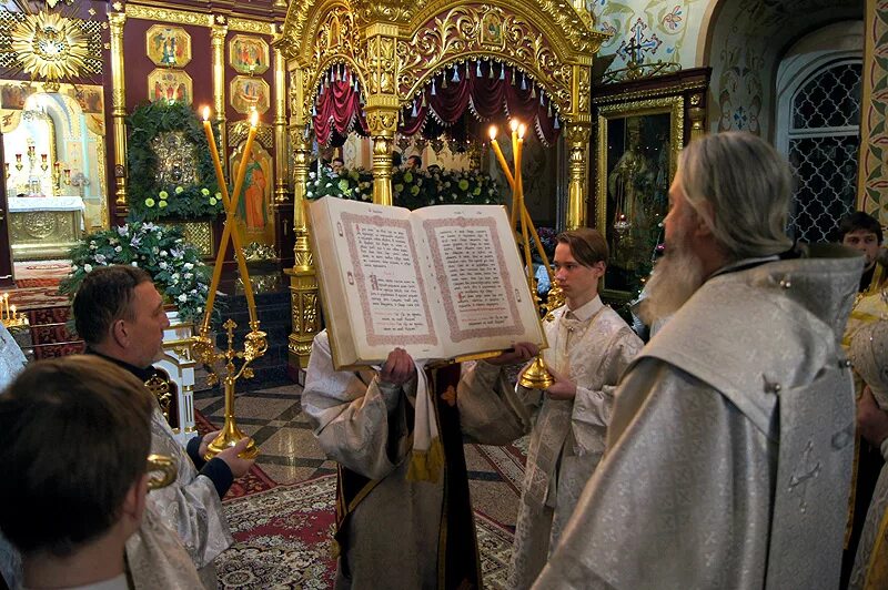 иркутская епархия 9 декабря акафист святителю иннокентию иркутскому. иркутские храмы в пасху. служба в церкви иркутск. свято-никольский храм города тулуна. архиерейское богослужение в казанском храме иркутска.