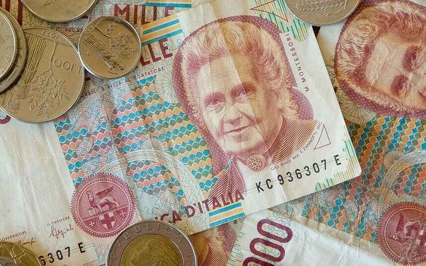 Деньги из италии в россию. Деньги Италии старые. Бумажные деньги Италии. Итальянские деньги в рубли. Деньги Италии фото.