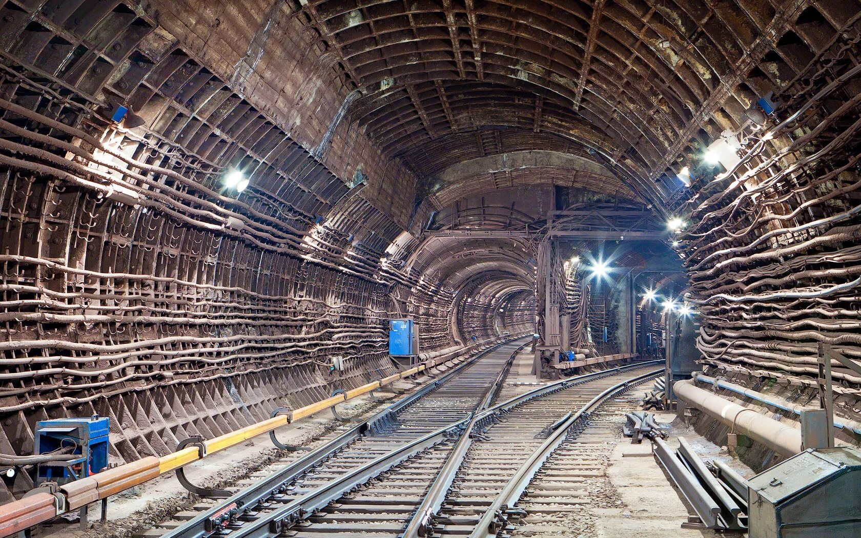 Какое строиться метро. Тоннель метро станция Фрунзенская. Тоннели мосметро. Станция парк Метрострой. Туннель ССВ Московского метрополитена.