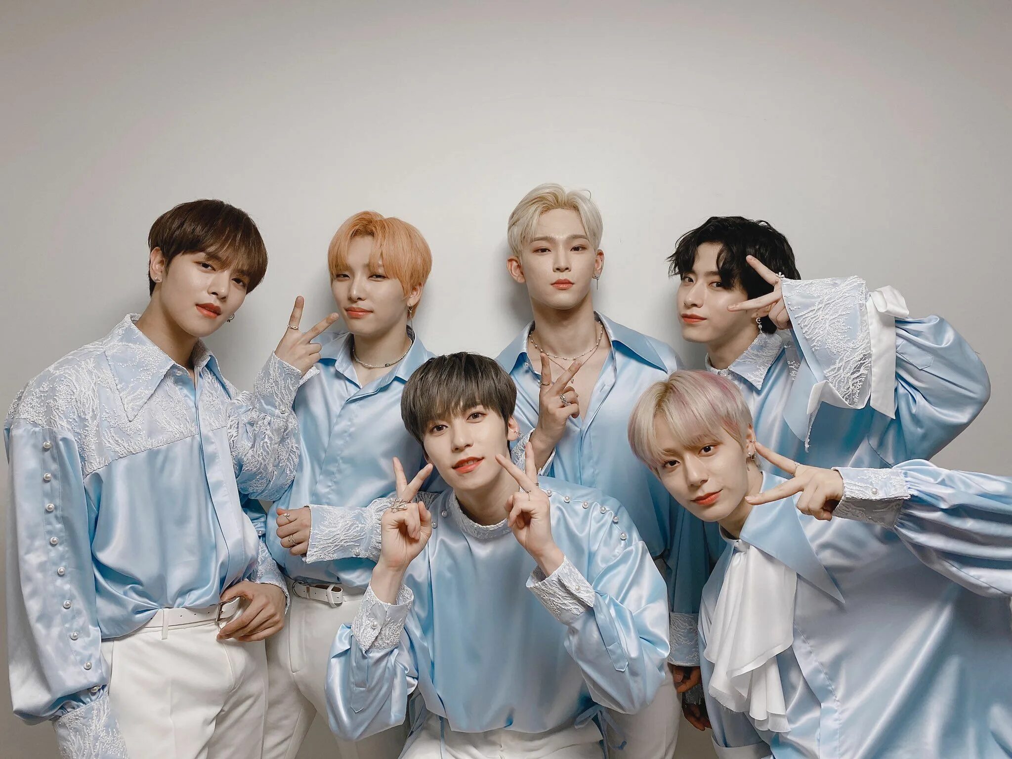 Новая мужская группа кпоп. Oneus группа 2025. oneus kpop группа. oneus группа 2025. ванас группа сион.