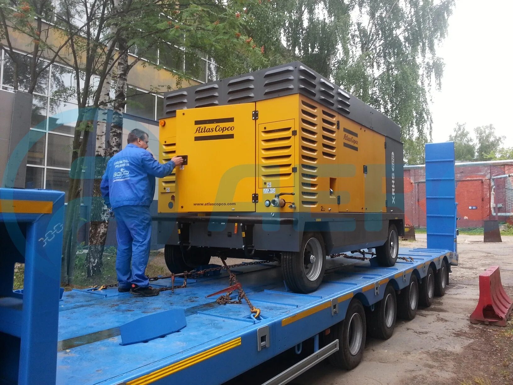 Останавливается компрессор. Atlas Copco XRHS 506 CD. Компрессорная станция атлас Копко. Компрессор Atlas Copco XRHS 506 св с13. Atlas Copco+XRHS+485.