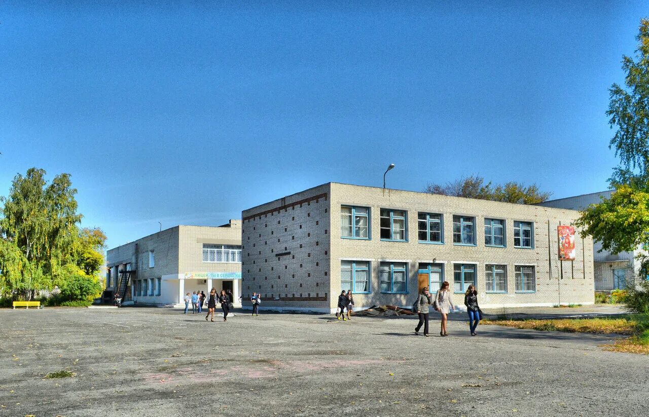 школа лесниковский лицей. лицей имени героя россии тюнина. лесниковский лицей курганская область шатырко. административное здание с. лесниковский лицей им.