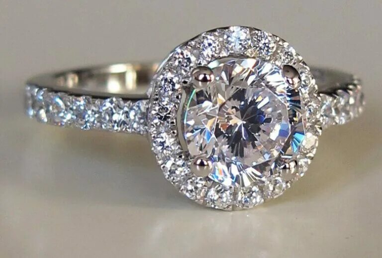 Бриллиантовое кольцо. Украшения с бриллиантами. Алмаз украшения. Украсить алмаз