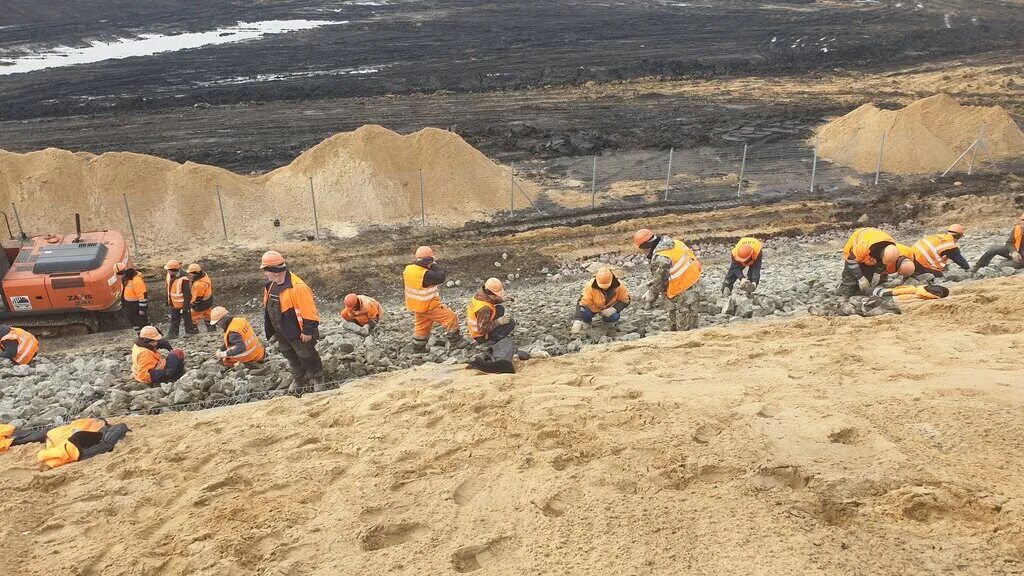 дорожно-мостовое строительство. раскрепление железобетонных балок пролетного строения. дорожно мостовое управление. раскрепление балок пролетного строения. управление дорожно-мостового строительства.