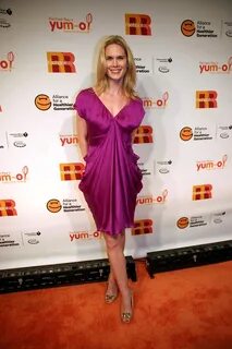 Фото Stephanie March (ghkw) Stephanie March.