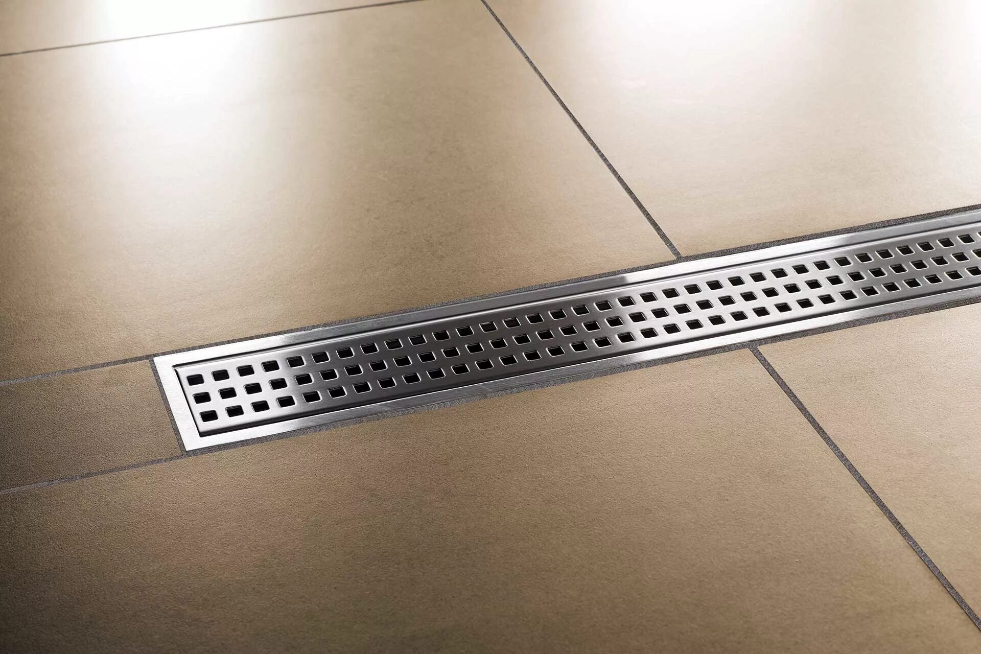 Трап щелевой для душа в полу. Linear floor drain трап сливной. душевые трапы шлютер. щелевой трап мрамор. трап в гараже.