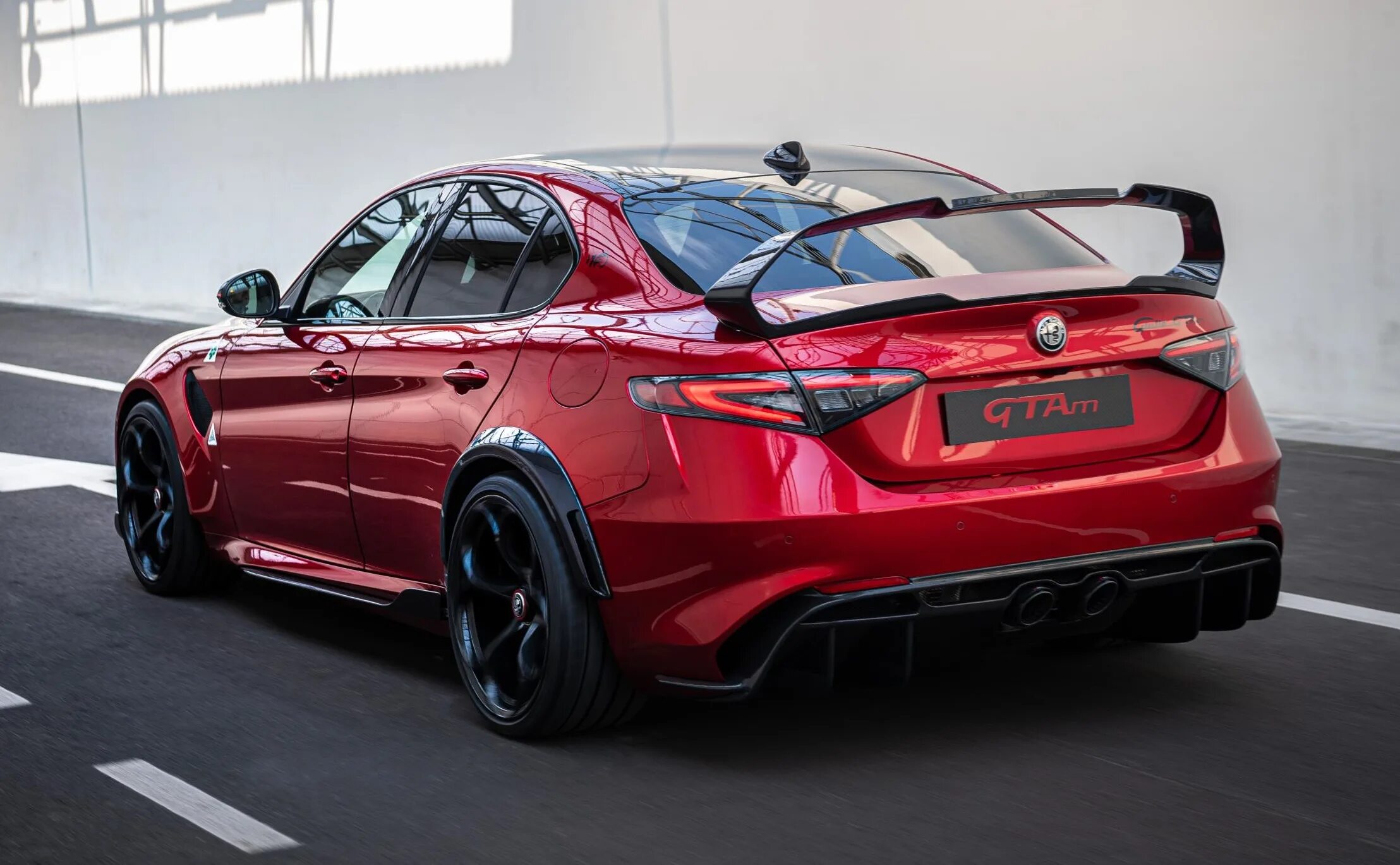 Тюнинг 2020 года. Alfa Romeo Giulia gt 2021.