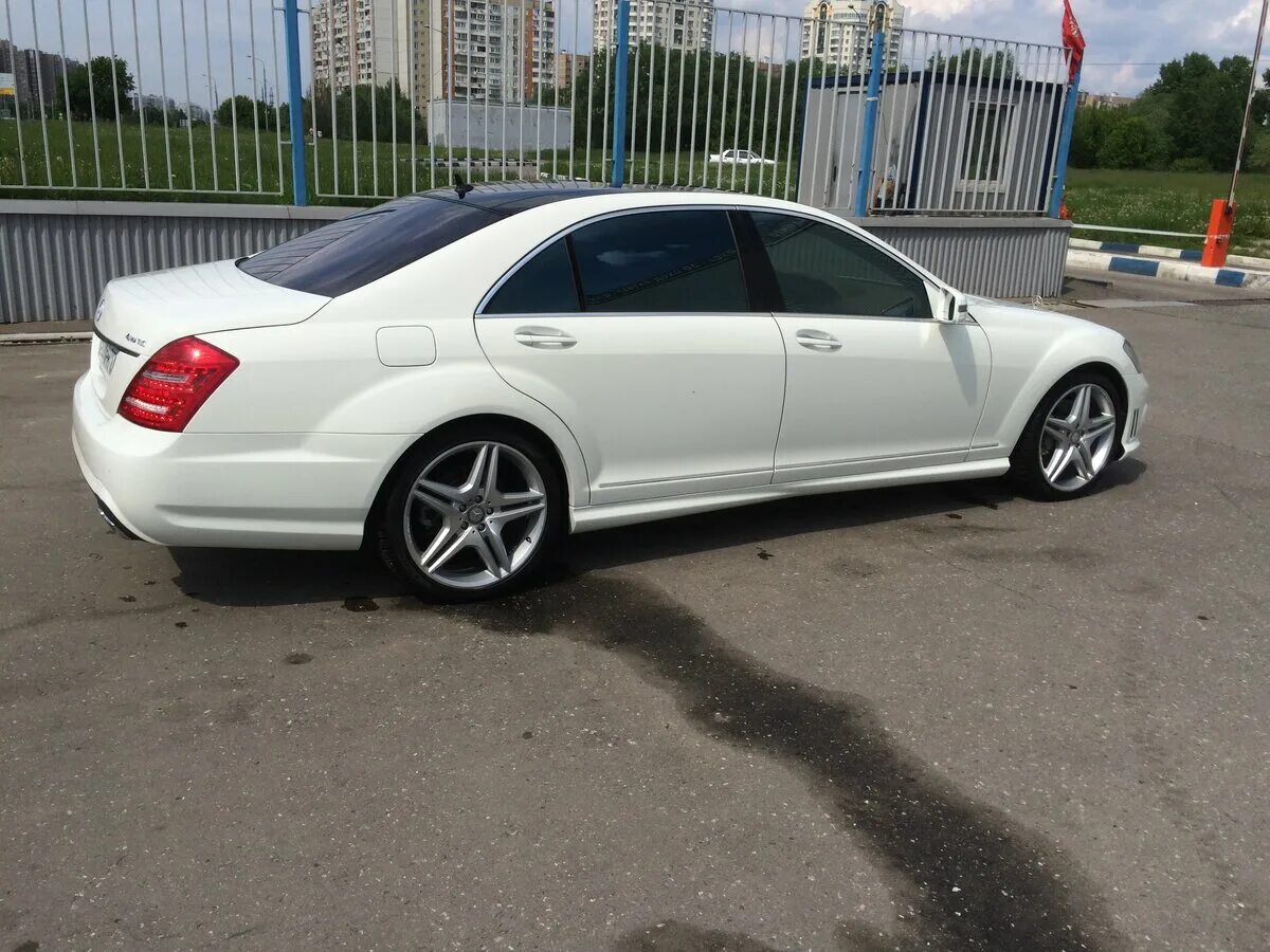 Кузов с класс купить. Мерседес s-class w221 белый. Мерседес 221 2008 5.5. 221 Мерседес 5.5 белый. Мерседес 221 2008 АМГ.