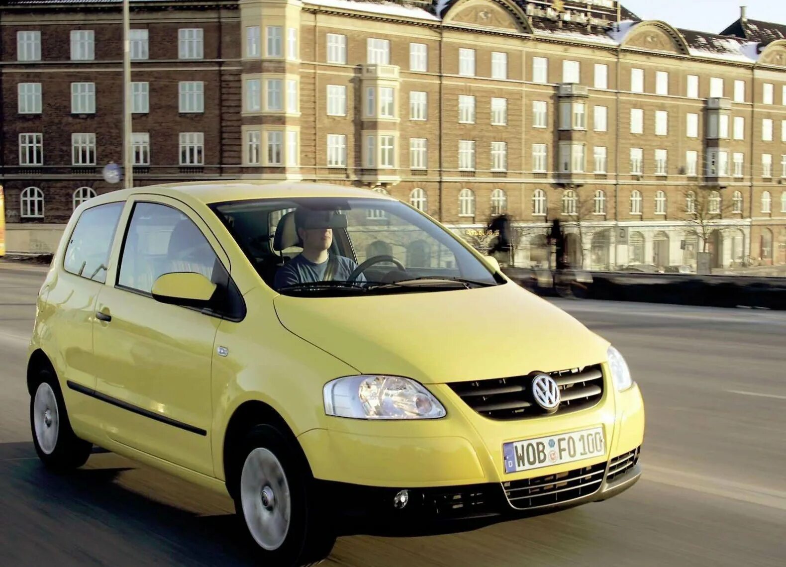 Фольксваген Фокс 2005. Volkswagen Fox 1.2 МТ, 2005. Фольксваген Фокс фото. Микролитражный городской автомобиль.