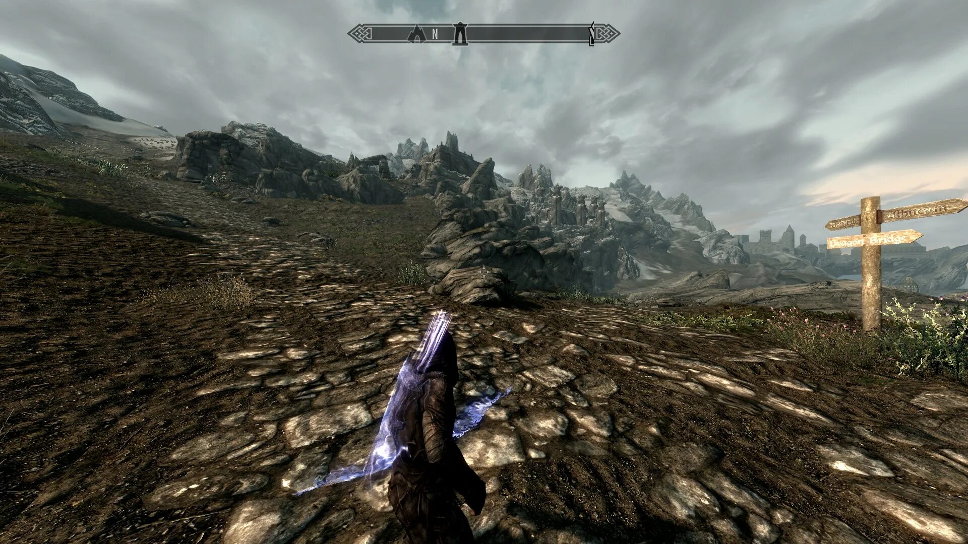 Инвентарь персонажа скайрим. Skyrim special edition трава растет сквозь камни. Skyrim unique treasures se improved. Скайрим консоль команды. Убрать человеческий позвоночник скайрим.