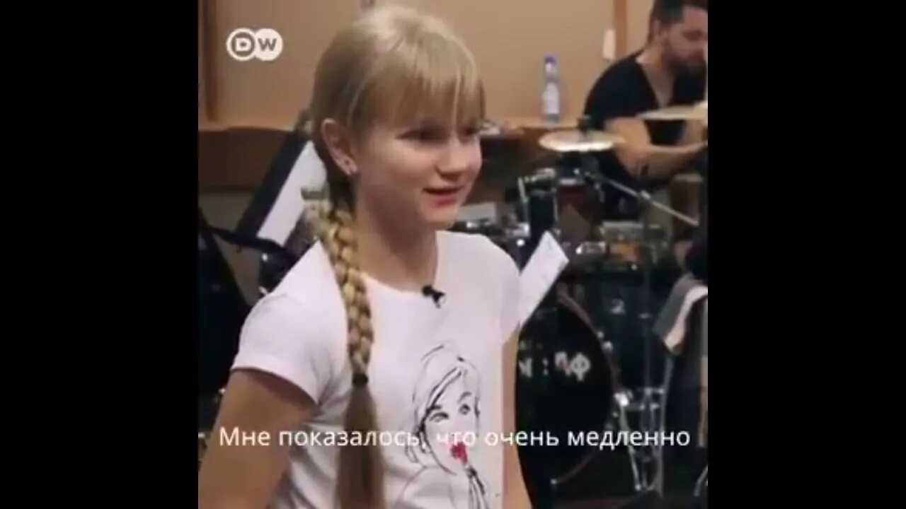 Малая голос. Девочка поет. Мало половин голос. В пол голоса. Malaя таня галкина.