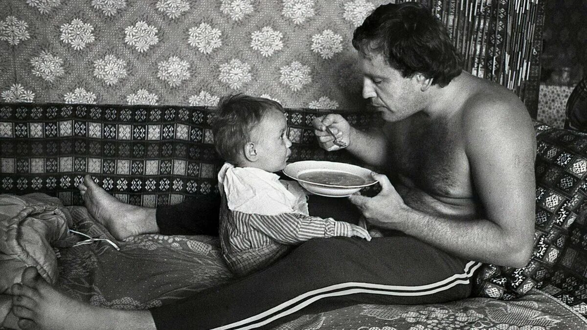 Советская семья. Советские родители и дети. Быт СССР. Советские люди.