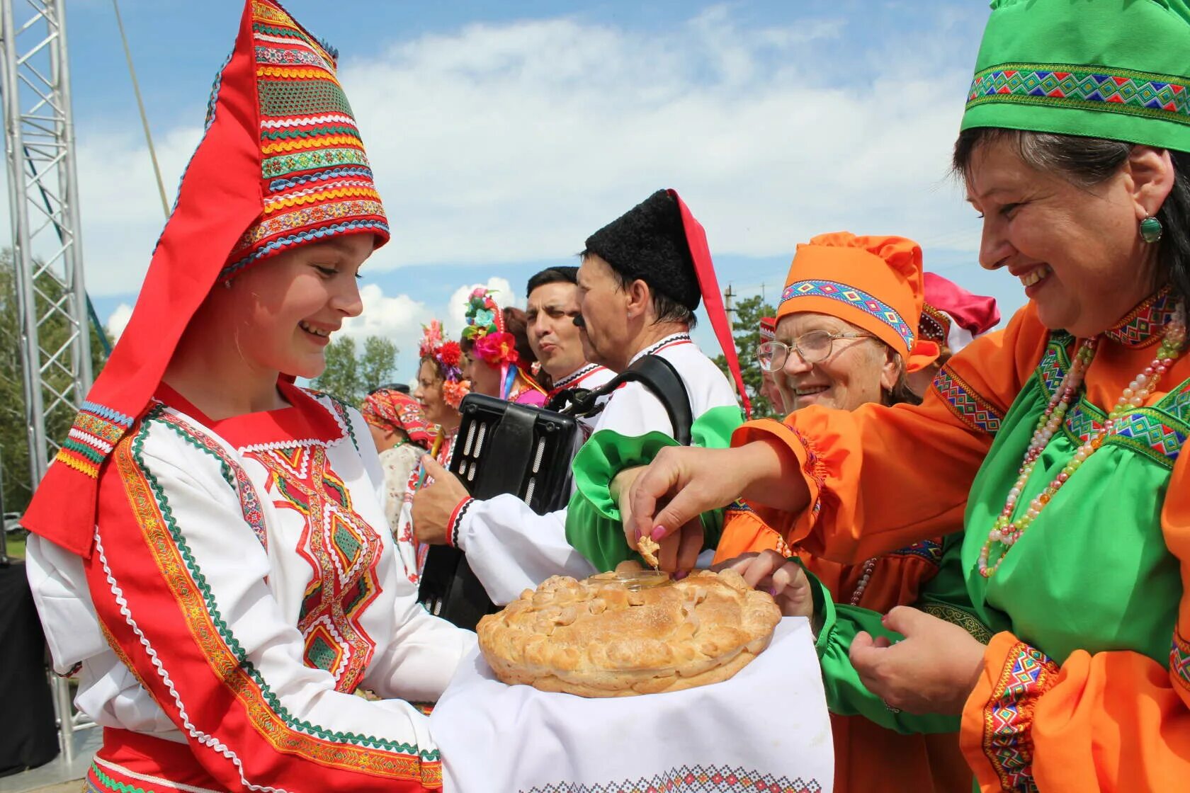 Марийская культура. Межрегиональный фестиваль национальных культур. Межрегиональный фестиваль национальных культур. Межрегиональный фестиваль национальных культур. Фото родня на группу.