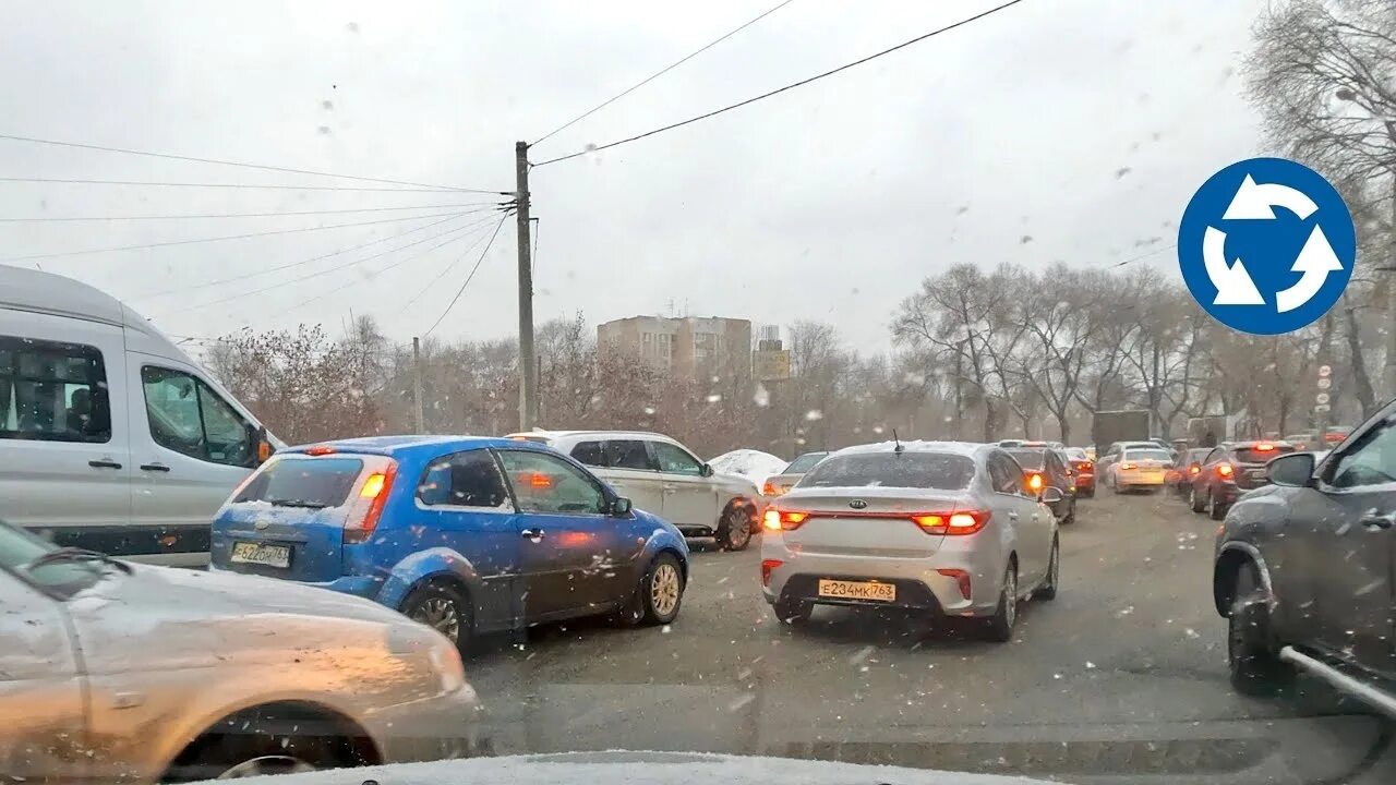 Круговое движение. Круговой перекресток. Круговое движение в городе. Круговое движение ПДД.