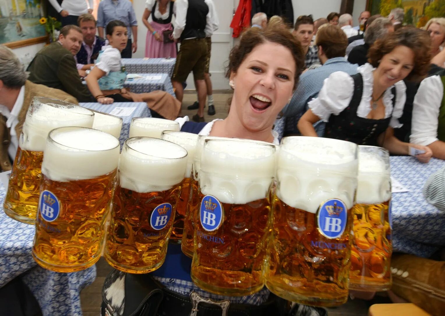 Прием пивных. Кружка пивная Октоберфест Мюнхен. Пивная Кружка Oktoberfest Munchen. Кружка пиво Октоберфест.