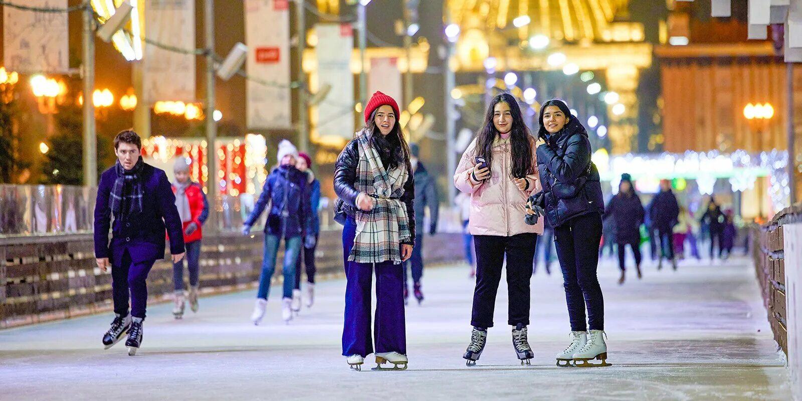 Коньки ВДНХ каток. Ледовый каток ВДНХ. Skating Rink ВДНХ. Вхрды каток ВДНХ. Катки москвы вакансии