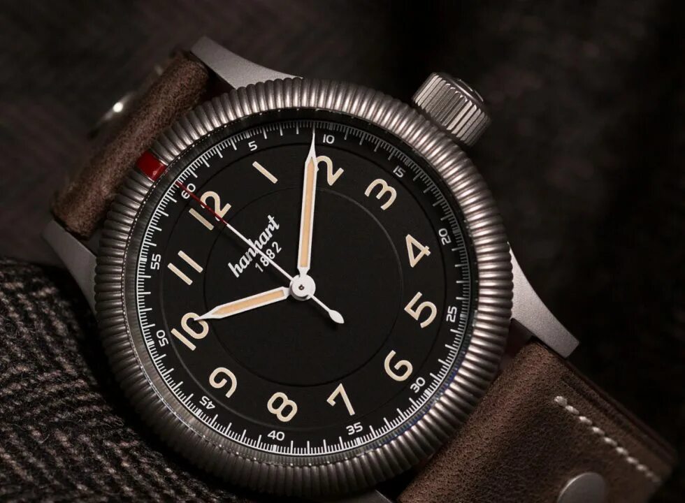 Famous watches. Hanhart Pioneer one. Hanhart часы. Hanhart Pioneer one Blue. Часы пилотские наручные.