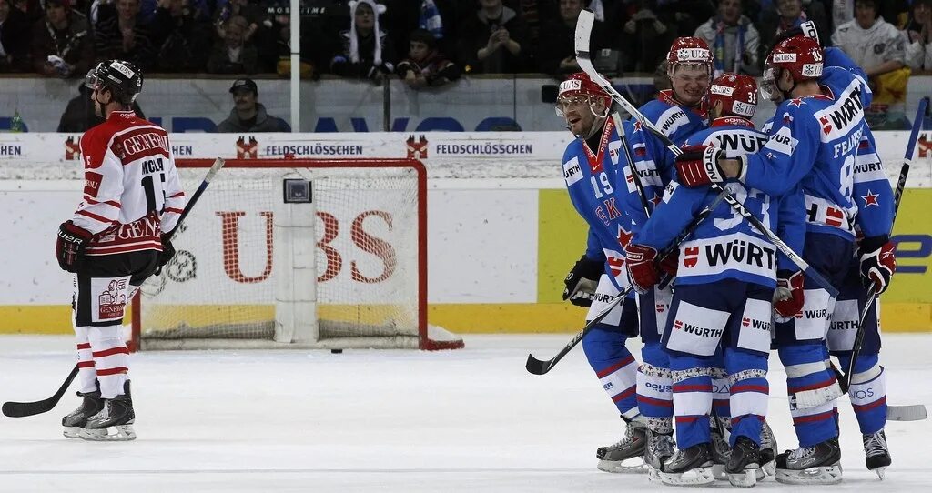 Хоккей кубок шпенглера. Spengler cup. 07. Кубок шпенглера металлург. Кубок шпенглера фото.