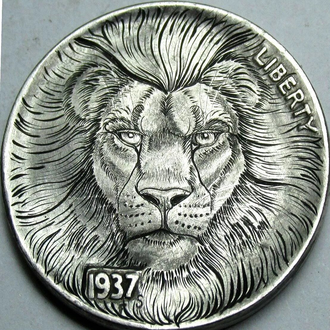 Монета со львом. Монета с изображением Льва. Монета с мордой Льва. Серебряная монета Лев. Лев денежная единица