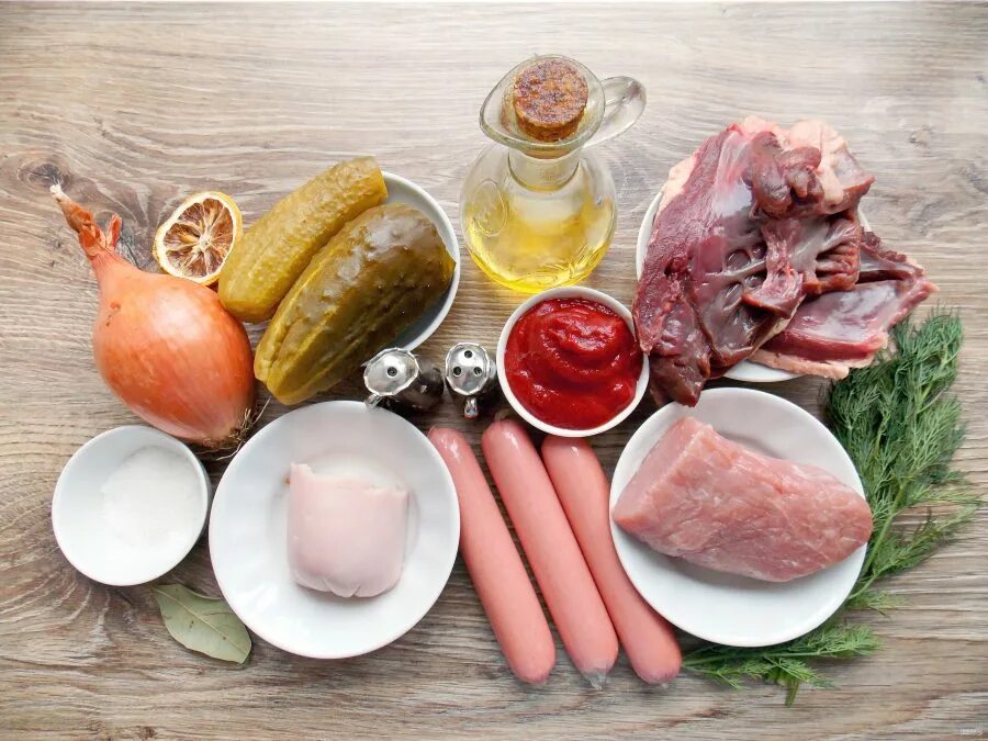 Мясные ингредиенты. Какие ингредиенты нужны для колбасы. Какие ингредиенты нужны для колбасы. Продукты для солянки. Продукты для солянки.