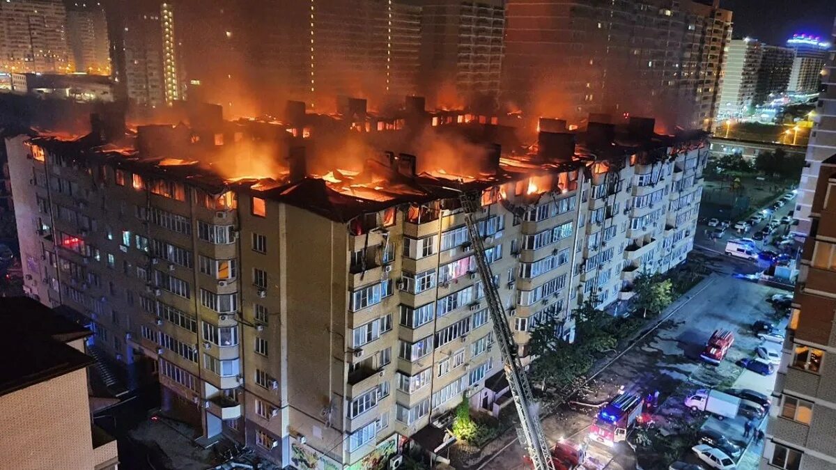 Почему горят квартиры. Пожар многоэтажки в Краснодаре. Пожар в Краснодаре 13.09.2020. Пожар в Краснодаре 2020. Восточно-Кругликовская Краснодар пожар.