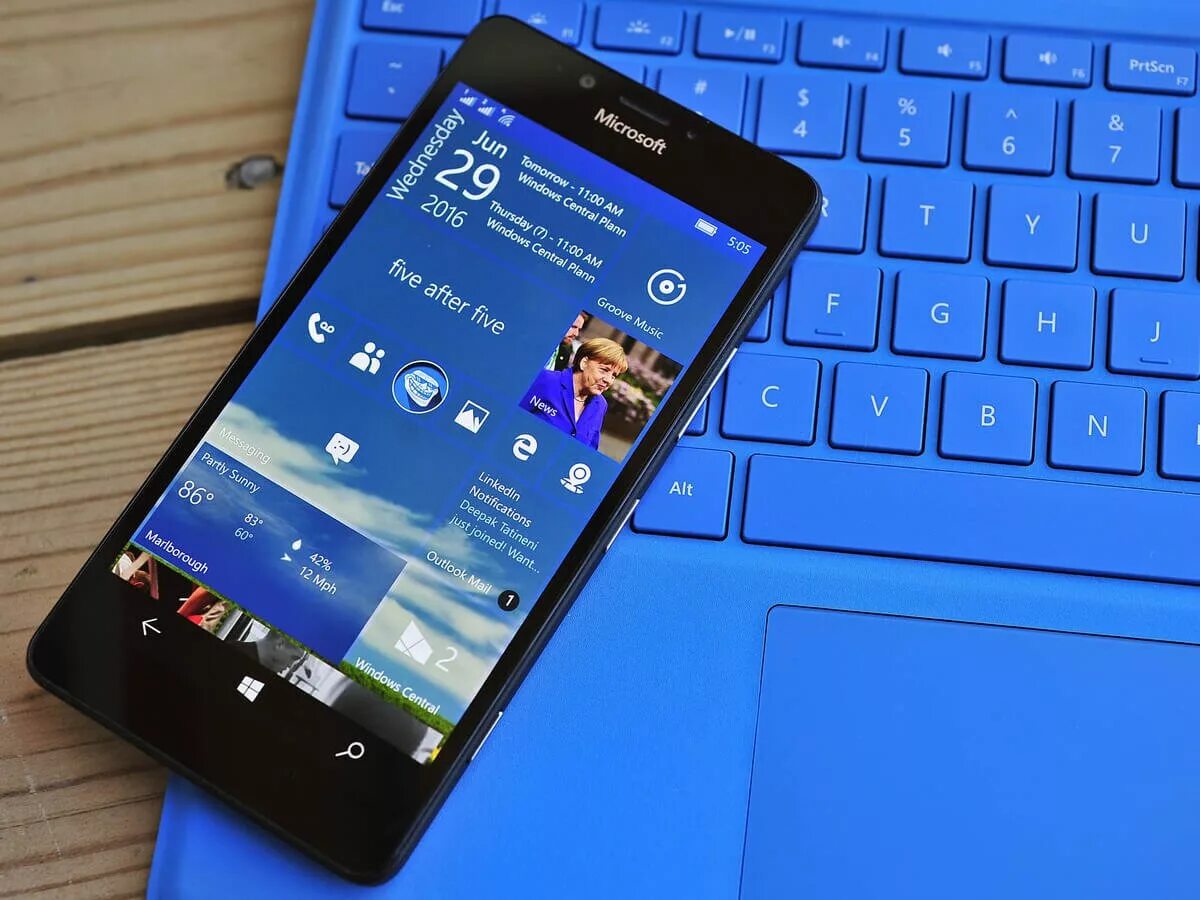 Lumia 950 windows 11. Windows phone 10. Windows phone 10 mobile. Вин 10 мобайл. Windows 10 mobile screenshot.