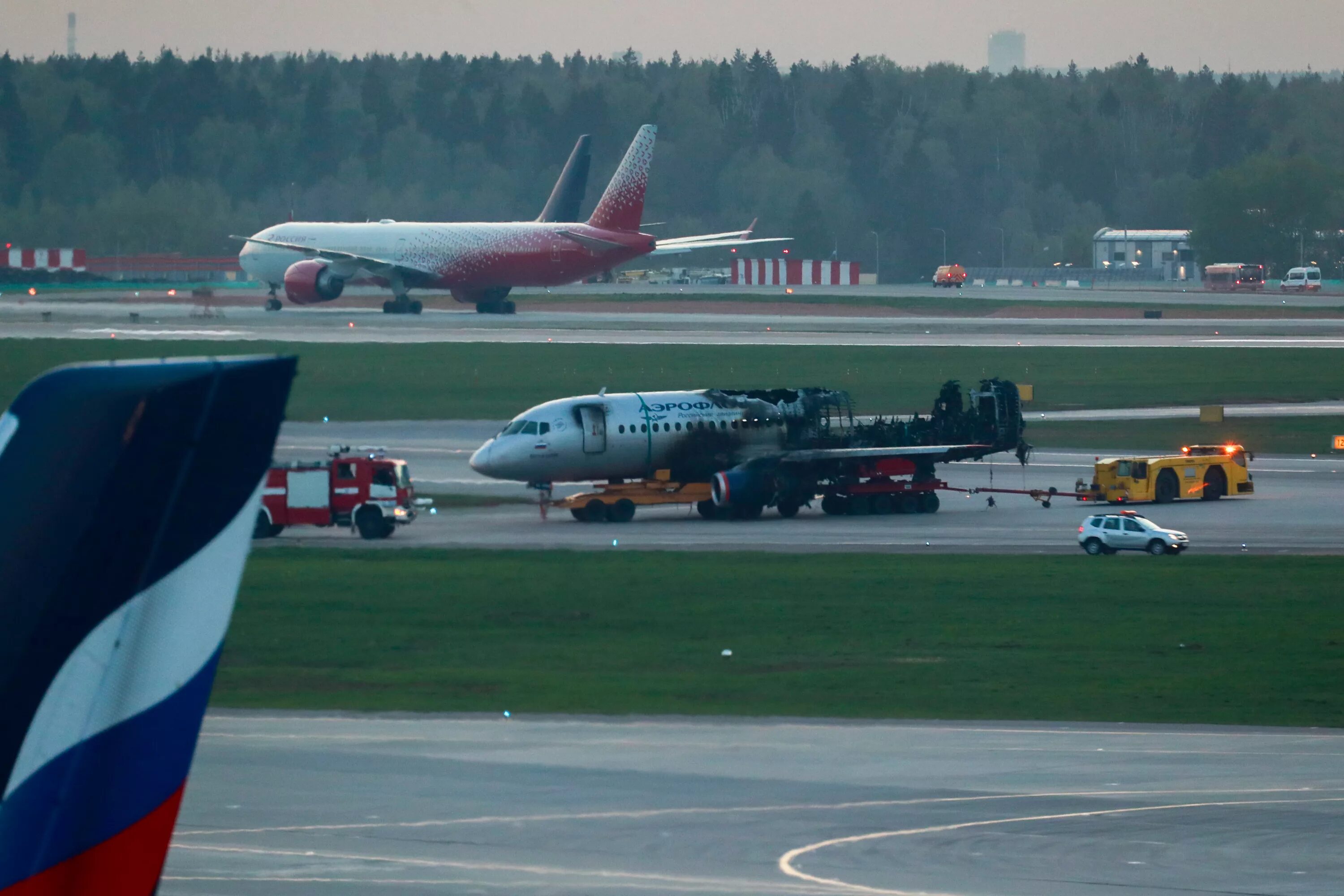 Суперджет 100 5 мая. Катастрофа ssj 100 в шереметьево. крушение суперджет 100 в шереметьево. суперджет 100 шереметьево. сухой суперджет шереметьево.