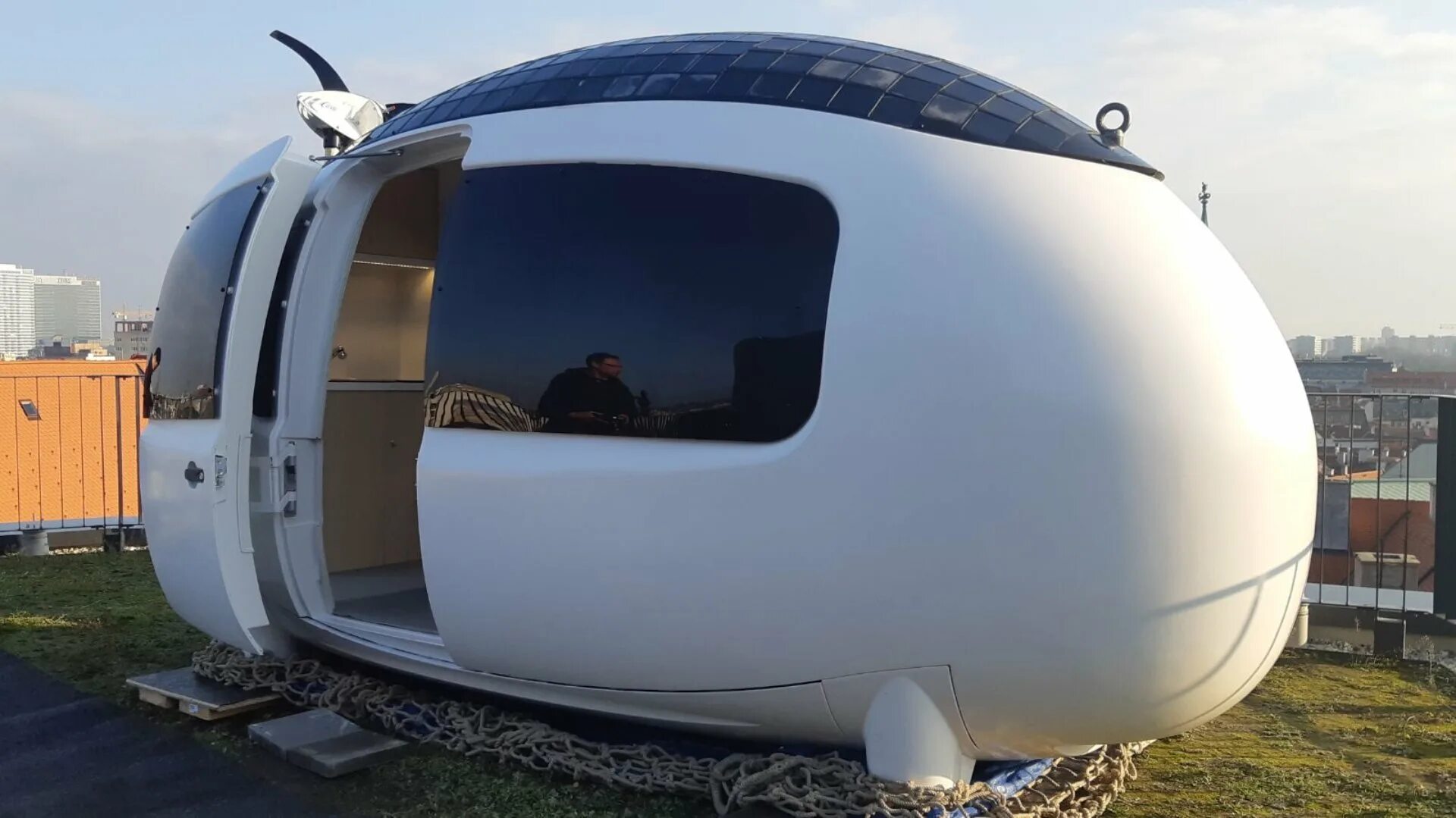 Дома капсулы купить. Эко капсула Ecocapsule. Жилая капсула "Садко-3". Домик капсула. Капсульный Доми.