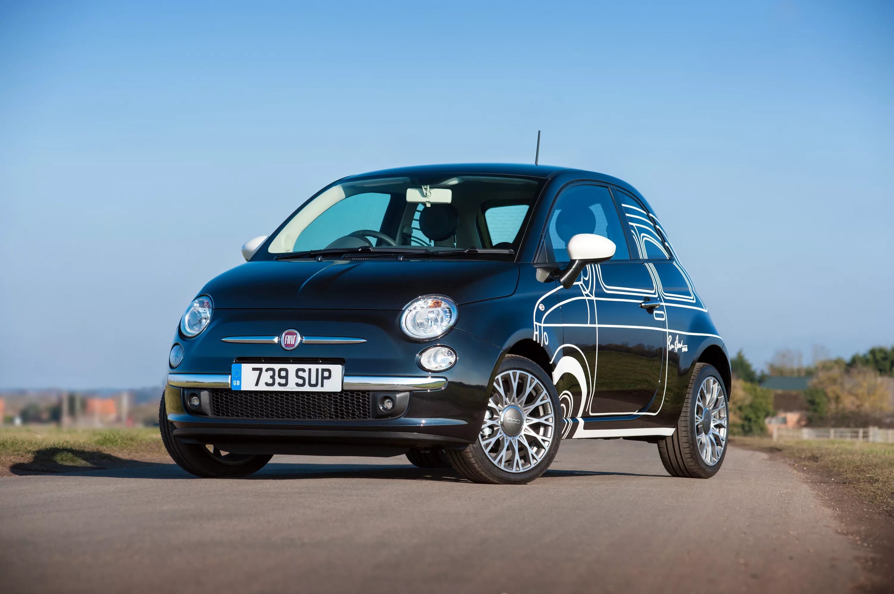 Куплю автомобиль фиат. Fiat Fiat 500. Fiat 500 2015. Фиат 500 синий. Fiat 800x.