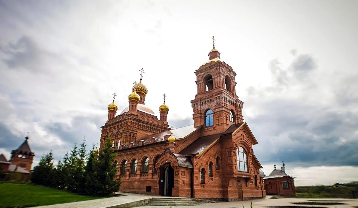 Женский монастырь Архангела Михаила Комаровка. Комаровка Ульяновская область монастырь. Женский монастырь Михаила Архангела Ульяновск. Женский монастырь Архангела Михаила Ульяновская область.