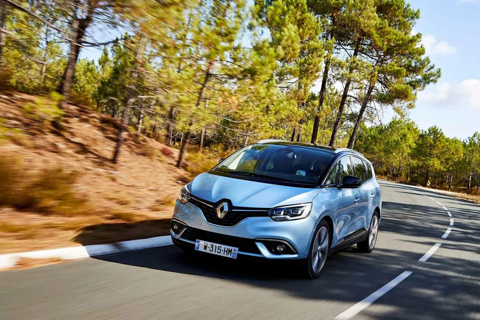 Renault tce. Renault Scenic 2017. Renault Scenic 2016. Renault Scenic 3. Renault Grand Scenic 2016.