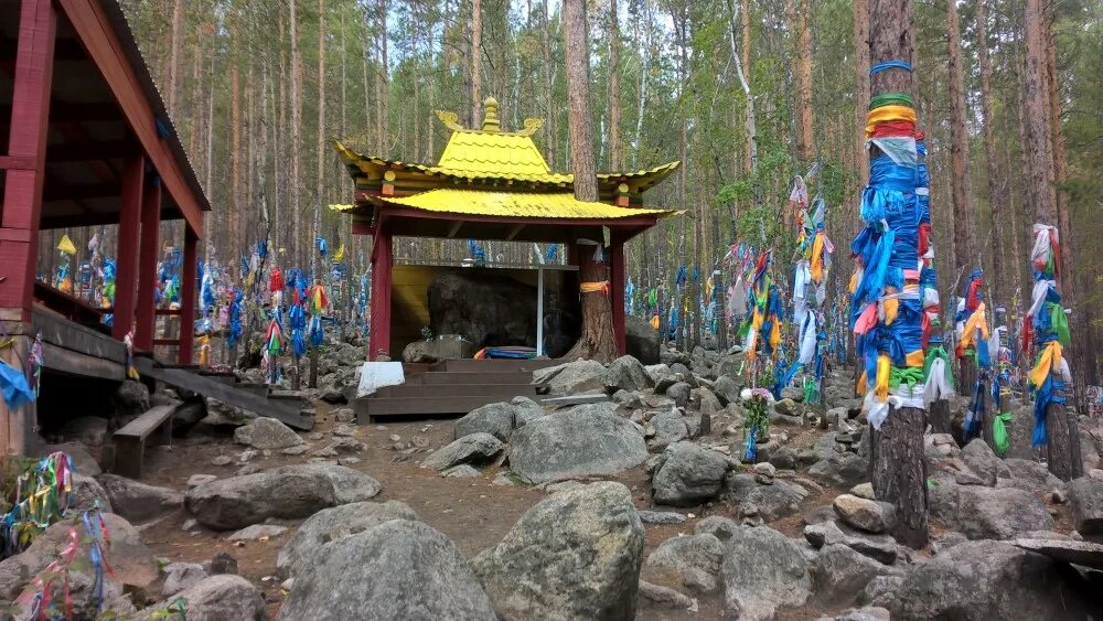 Лик богини янжимы бурятия. Лик в камне в бурятии янжима. Баргузинская долина янжима. Баргузинская долина богиня янжима. Камень богини янжимы бурятия.