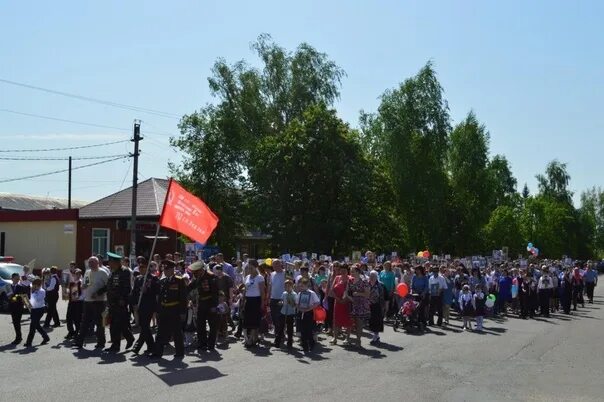 Бессмертный полк в Нижнедевицке Воронежской области 9 мая 2022 года. Село Нижнедевицк. Нижнедевицк люди. Нижнедевицк гимназия.