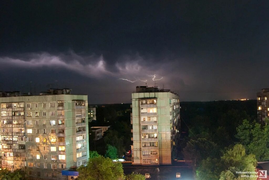 Осадки ижевск сегодня. Гроза в ижевске. грозы в удмуртии. гроза и дождь в ижевске. гроза над ижевском.