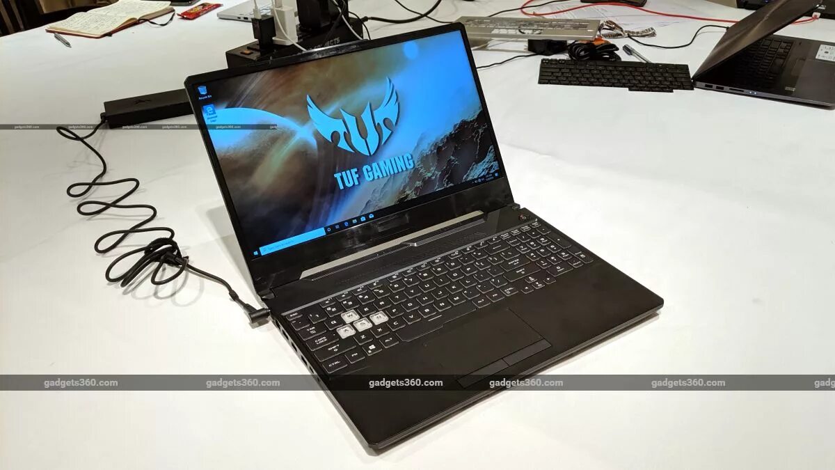 Асус таф 15. Асус ТАФ гейминг ф15. ASUS TUF Gaming a15 2020 Side. Асус ТАФ гейм 15 144. Zephyrus TUF Gaming f15.