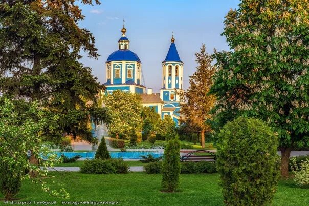 Ночной обзор: землетрясения в Афганистане, учреждение нового праздника, поражени