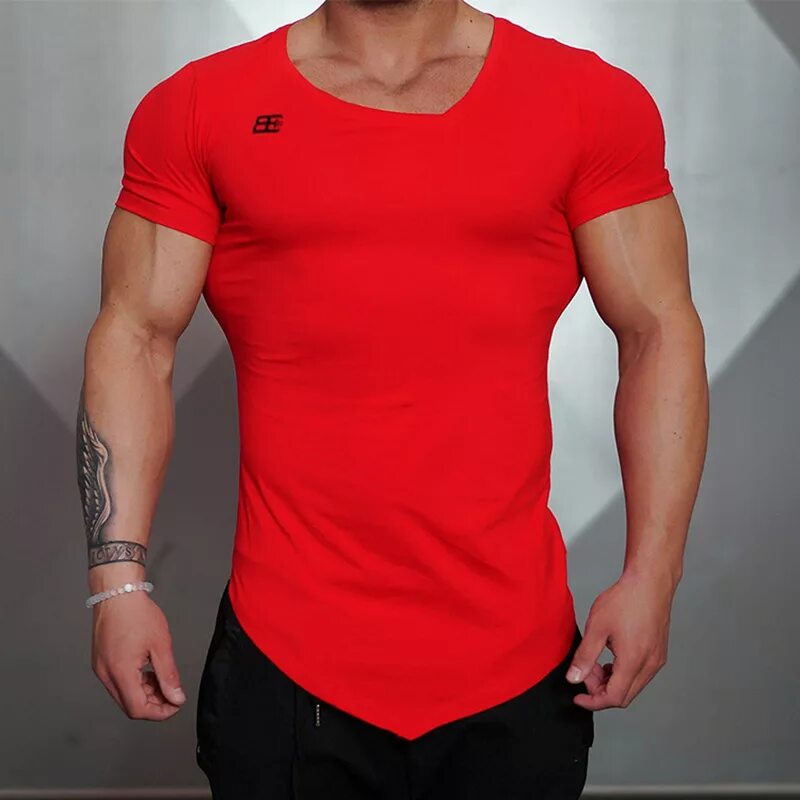 Футболка мужская. Модные футболки мужские. Приталенная футболка мужская. Красная футболка мужская.