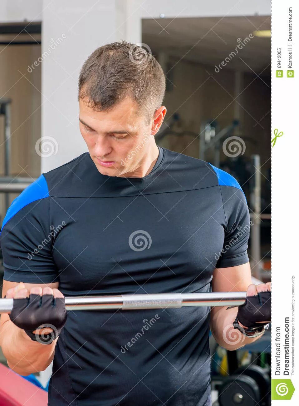 Спортсмен с колющим оружием. Спортсмен с колющим оружием. Спортивное ружье. Стендовая стрельба трап. Спортсмен с колющим оружием.