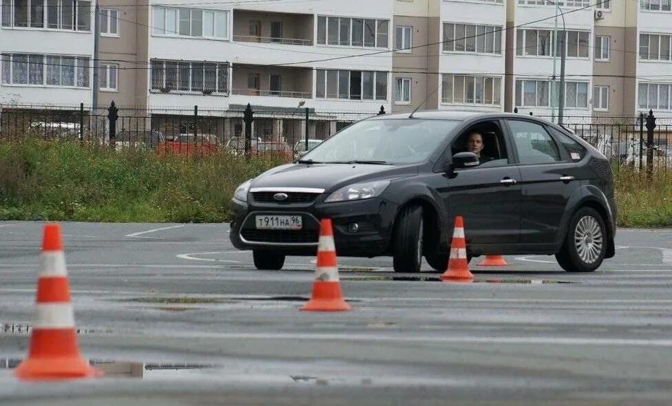 Школа экстремального вождения. Безаварийное вождение автомобиля. Школа контраварийного вождения. Контраварийное вождение