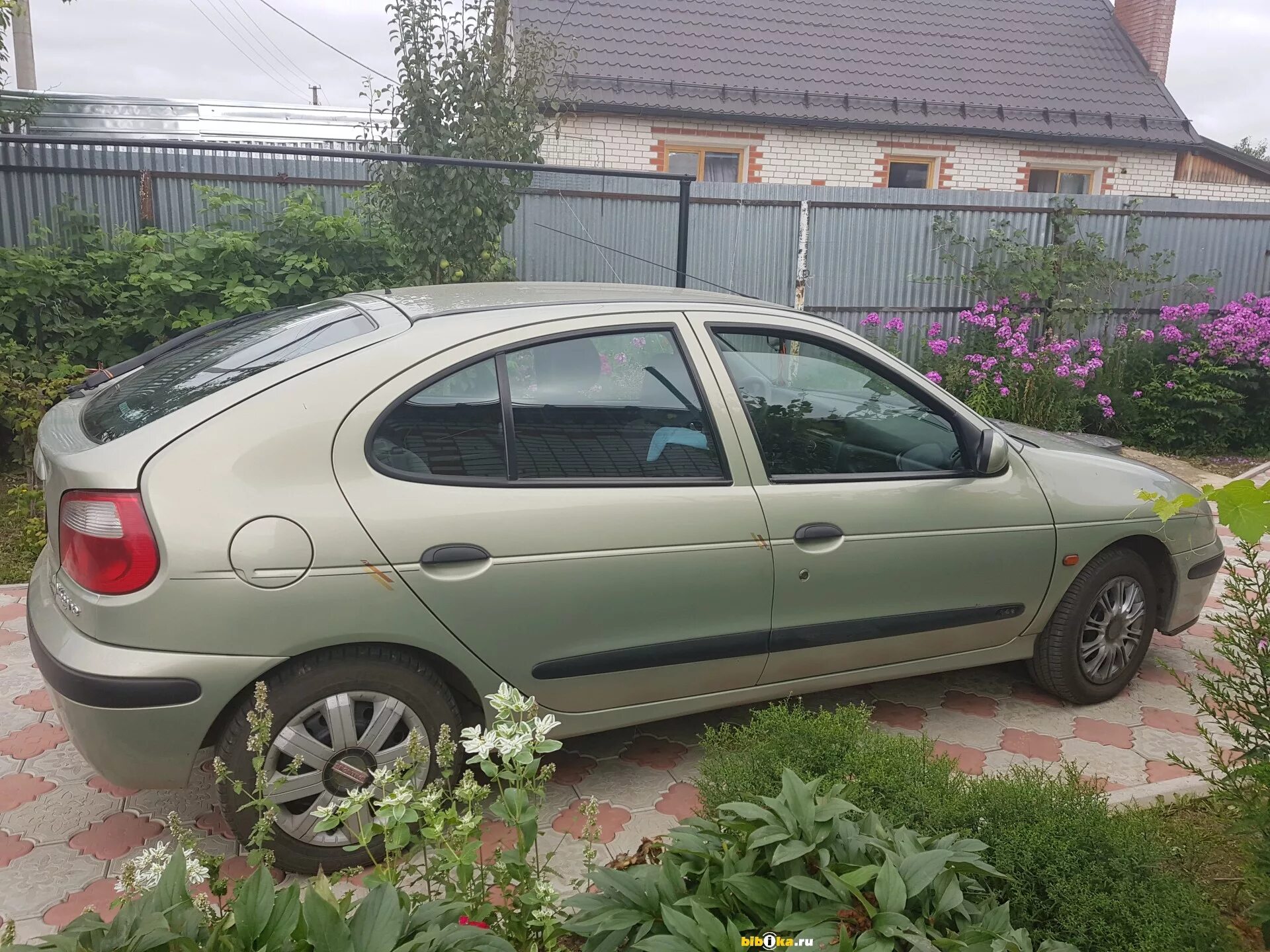 2002 megane. Рено Меган 2002. Рено Меган 2002г. Рено Меган 2002 г..хэтчбек. Рено Меган 2002 седан.