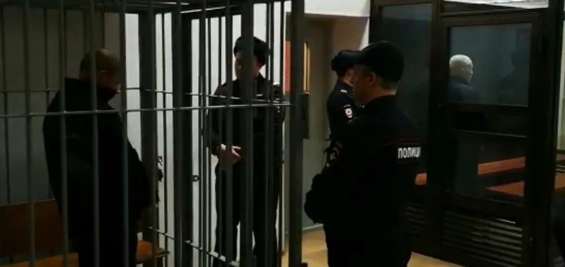 Приговорили к пожизненному лишению. Пожизненные заключенные. Приговоренные пожизненно. Пожизненное лишение свободы картинки. Приговорили к пожизненному лишению.