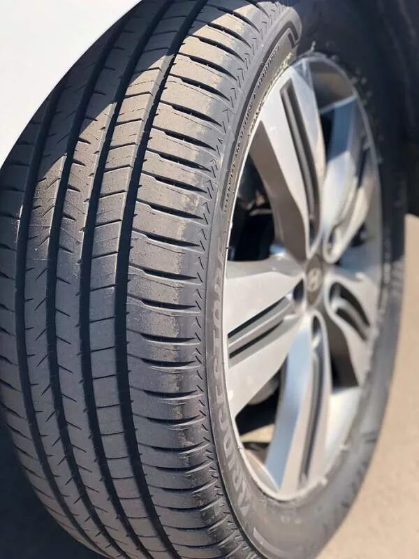 Alenza 001. Шины Bridgestone Alenza 001. Резина Бриджстоун летняя Аленза 001. 235 55 19 Лето Бриджстоун Alenza 001. Купить летнюю резину на 18 235