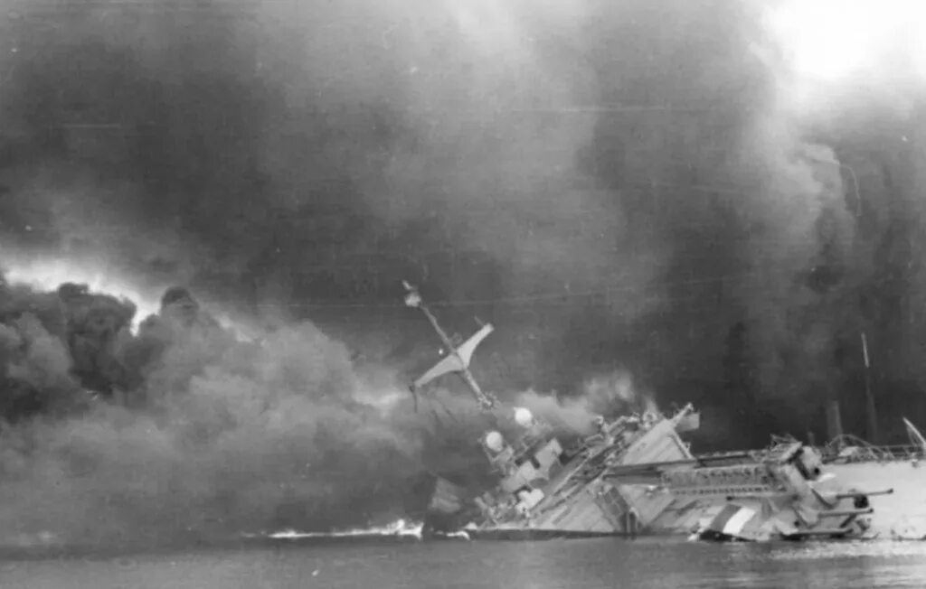 Затопление французского флота в Тулоне в 1942. Индианаполис крейсер гибель. Операция катапульта 1940. Корабль Индианаполис 1945 гибель. 27 ноября 1942