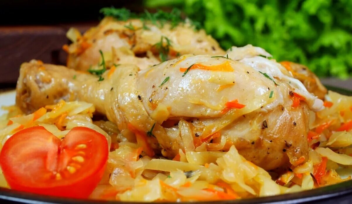 Похудения капуста яблоко морковь. Морковно капустный микс. Солянка из овощей. Солянка овощная на сковороде. Капуста с морковкой в духовке.